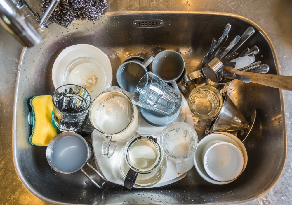 How to Keep a Shared Kitchen Clean - Dirty Sink